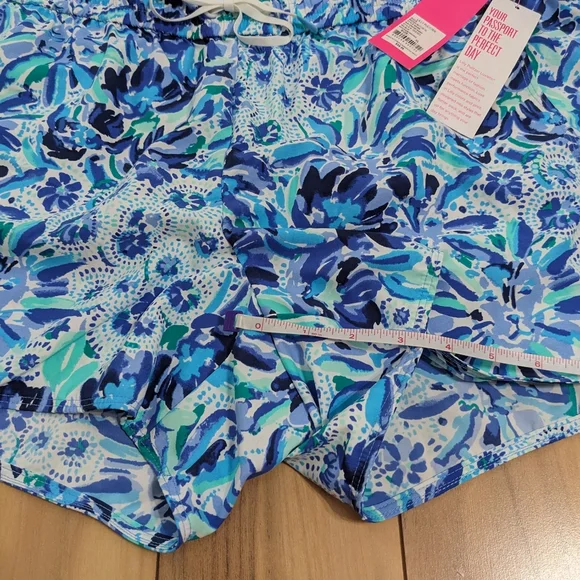 NWT! Lilly Pulitzer Luxletic Run Around Shorts Iris Blue High Maintenance XL - Picture 12 of 15